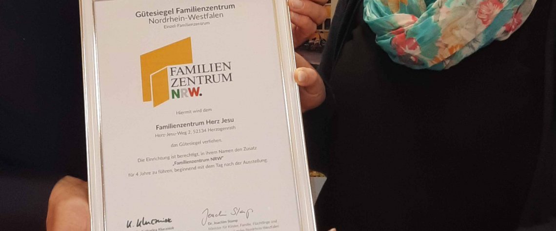 Kindertagesstätte erhält Zertifikat und Gütesiegel zum katholischen Familienzentrum